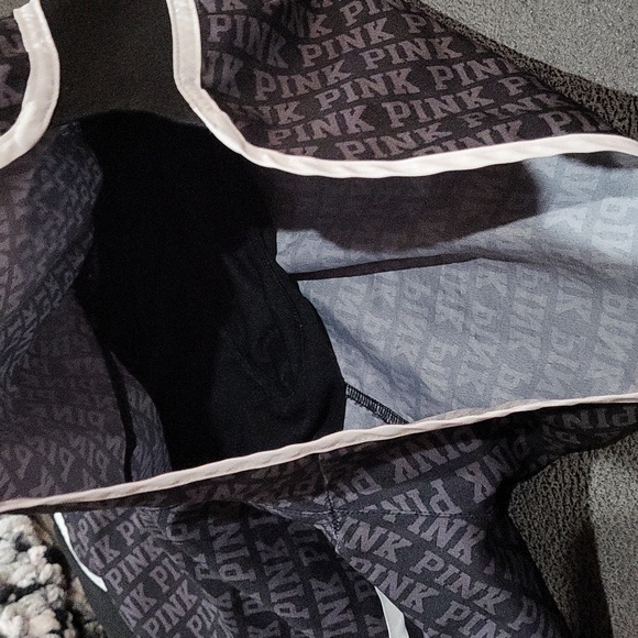 PINK Victoria's Secret Shorts - Picture 12 of 15